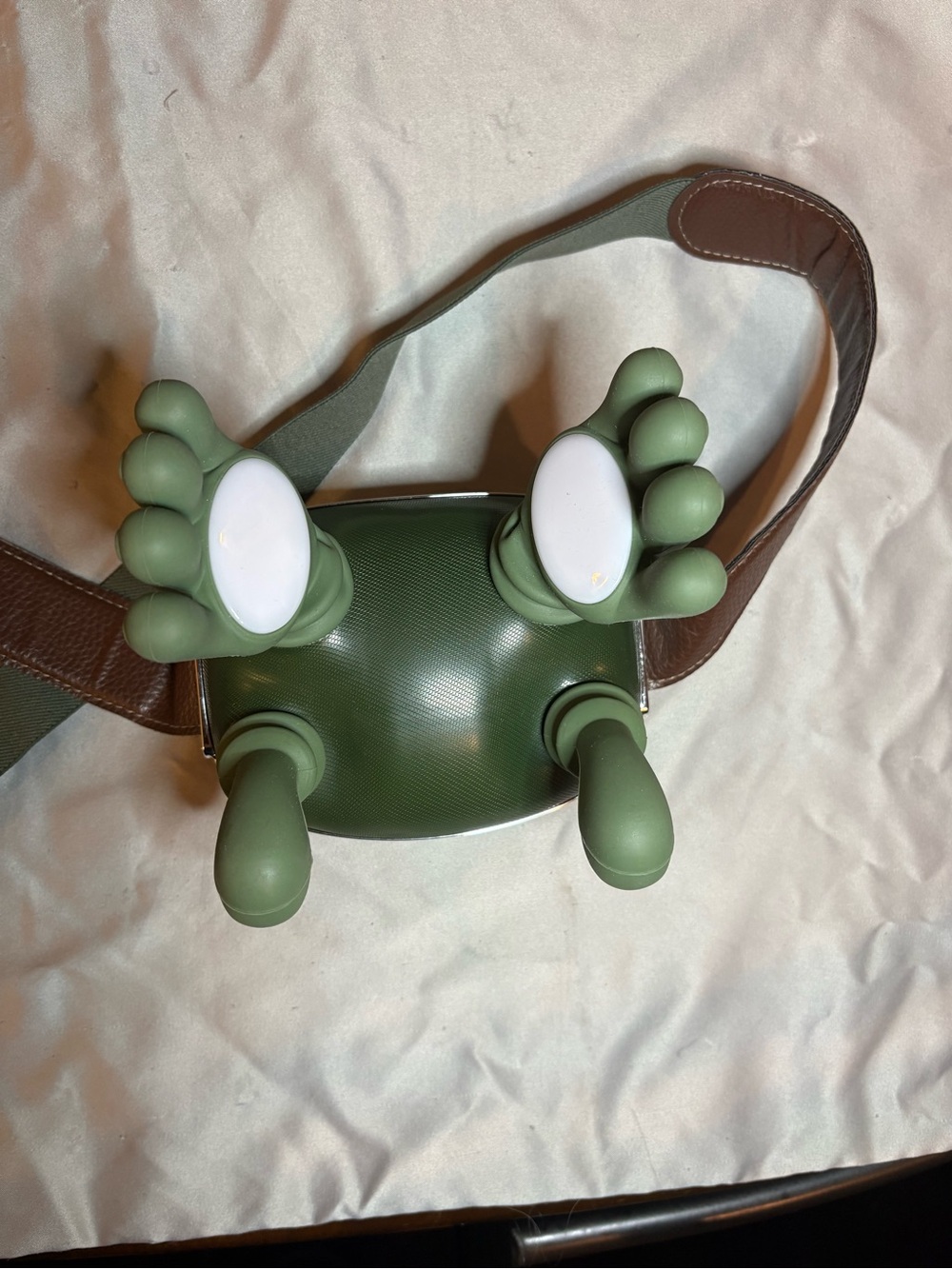 Green like human hands shoulder massager